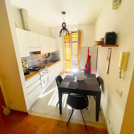 Apartment Cozy Casetta - Bright And Near Metro C