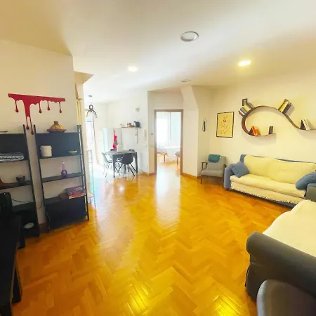 Cozy Casetta - Bright And Near Metro C Daire Roma