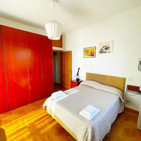 Cozy Casetta - Bright And Near Metro C *